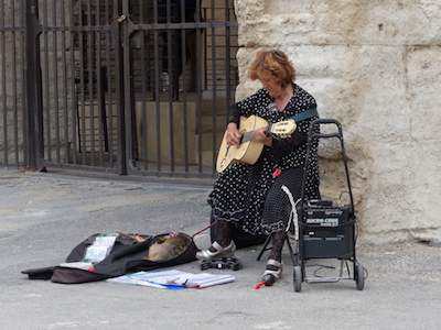 Sängerin in Arles